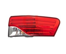 Feu arrière Toyota AVENSIS