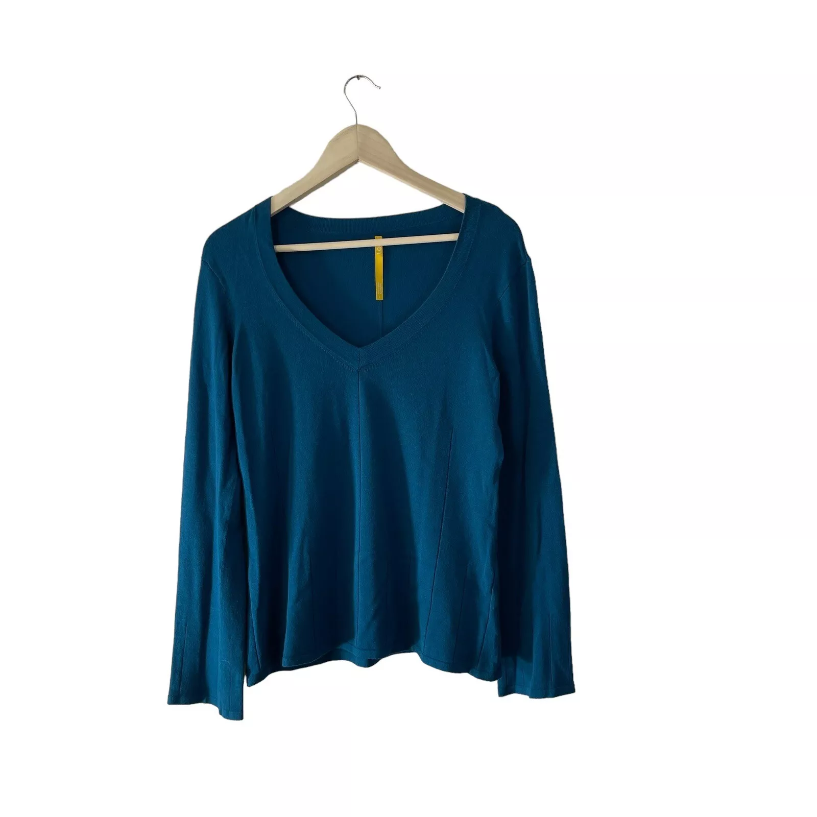 lole v-neck long sleeve pullover thin knit sweater
