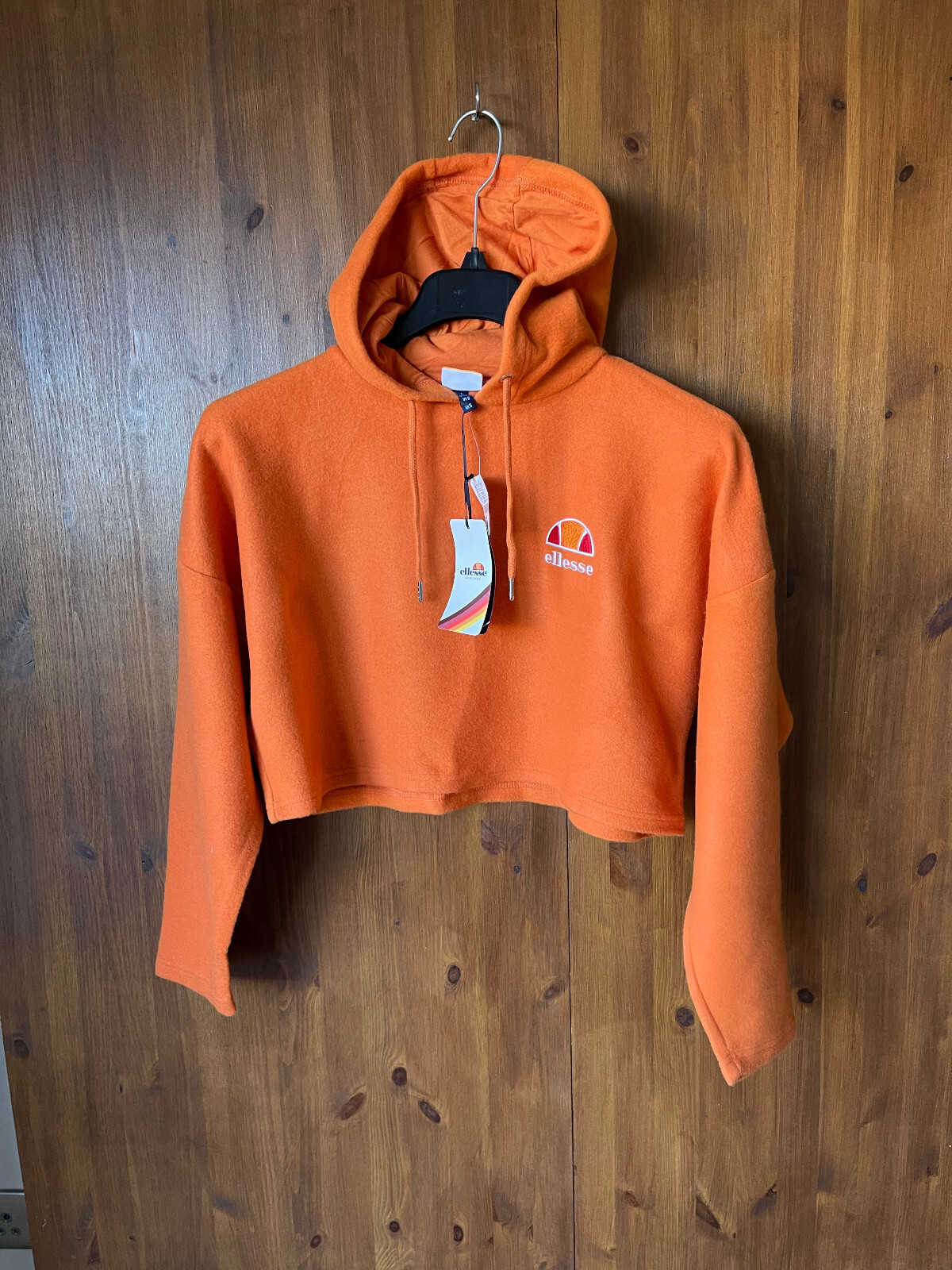 ellesse crop pullover