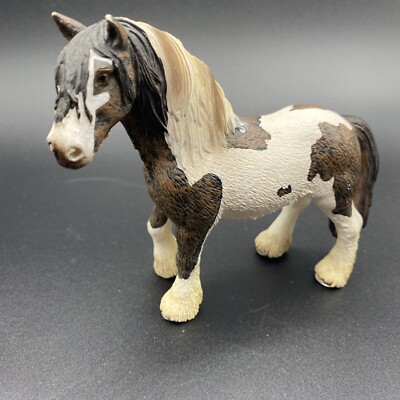 Schleich Gypsy Vanner Pinto Horse Figurine Hand Painted Brown White Tinker