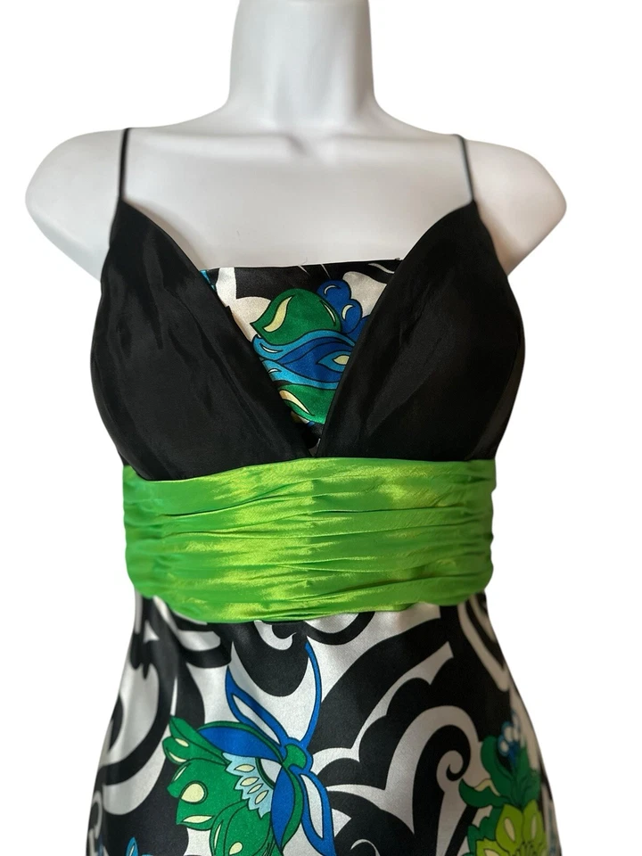 Vestido largo de graduación Jovani Empire cintura faja audaz geométrico floral verde neón Foto 3 de 4