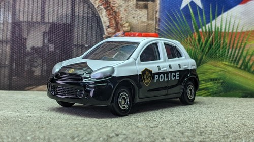 TOMICA NISSAN MARCH POLICE CAR 1:58 LOOSE ROAD SIGN SERIES NO.08 USA STOCK!!! - Picture 3 of 8