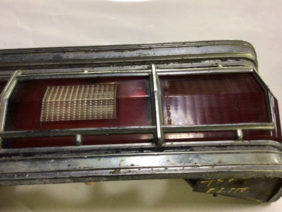 Luz trasera izquierda Ford Elite 74 75 76 Foto 3 de 4