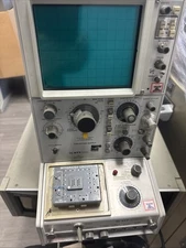 Tektronix Model : 577 Curve Tracer with Integrated Tek 013-0124-00 Test Fixture