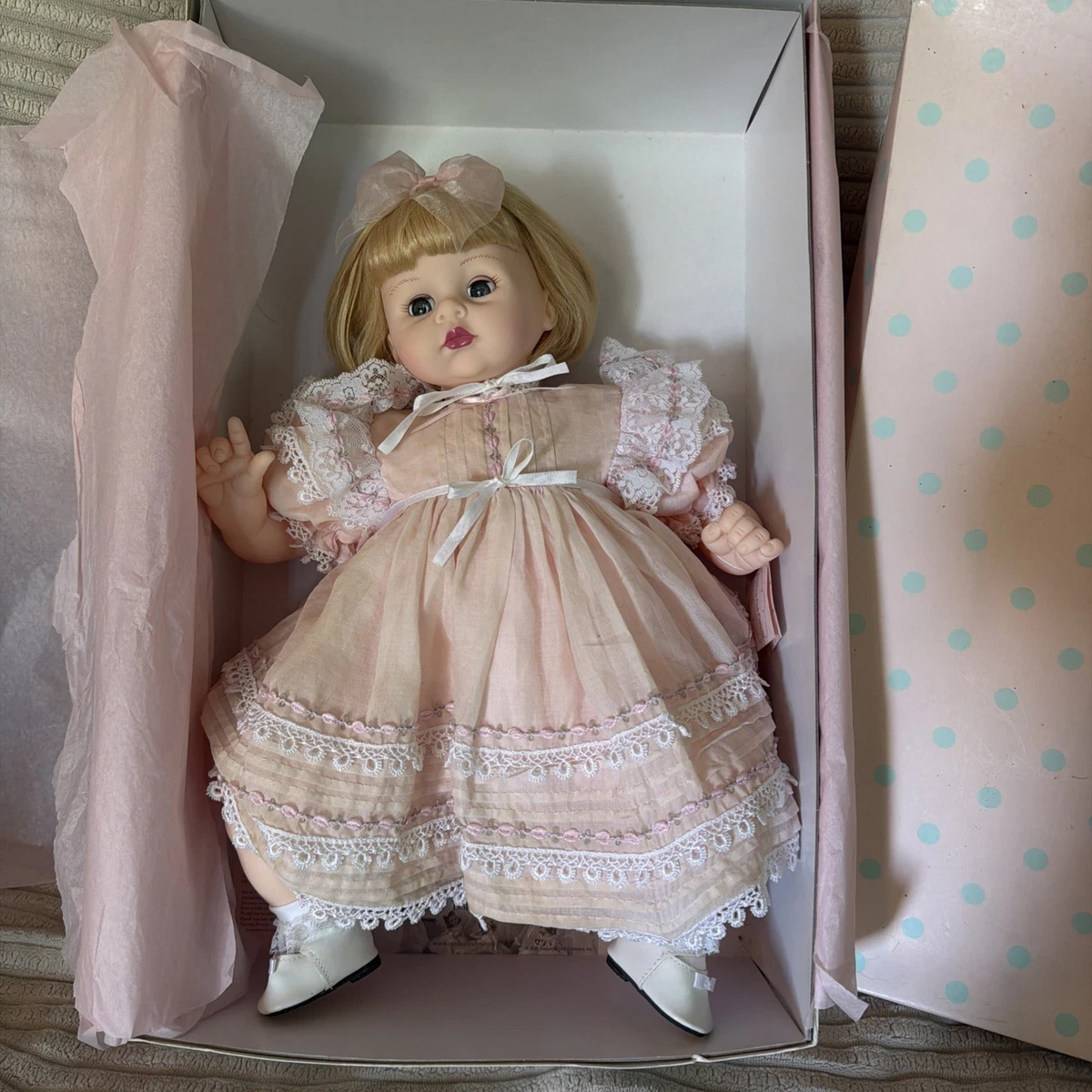 Мадам Александр Оригинал (Открыт) с Винтажными Куклами и Игровыми