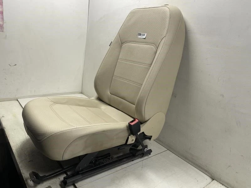 Volkswagen Passat SE 2012 2015 asiento delantero derecho pasajero cuero beige OEM+ Foto 2 de 4