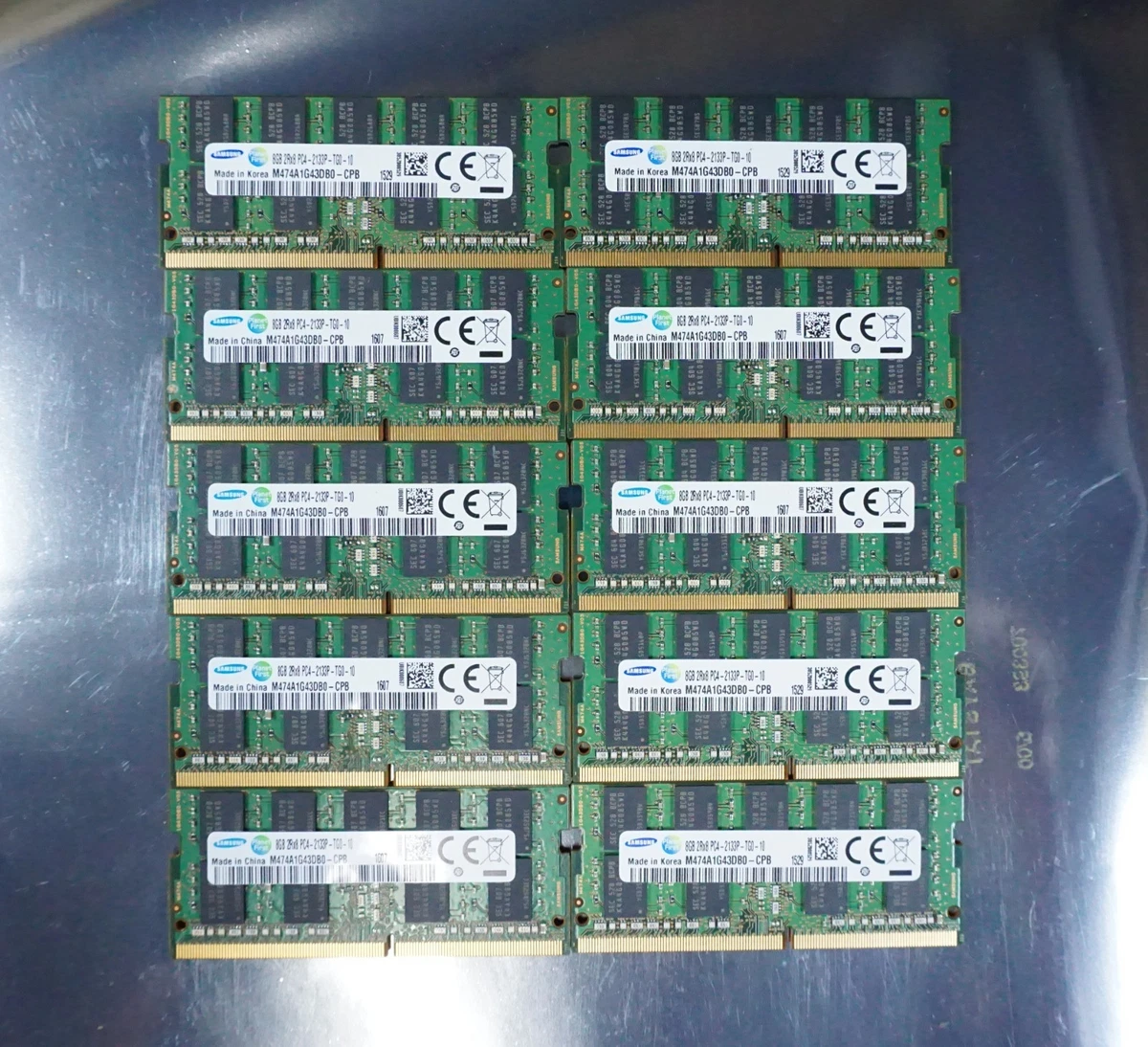 Samsung PC4-17000 (DDR4-2133) Bus Speed Computer RAM 8 GB Capacity