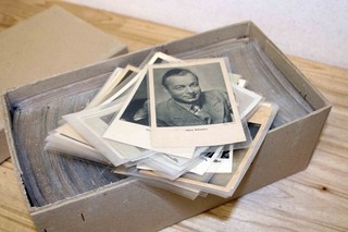 1 Deutschland: Ca. 400 500 Autogrammkarten der 30er/50er Jahre aus Händlerlager