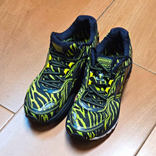 Brooks Men  s Black Green Animal Print Low Top Lace-Up Running Sneakers Rubber