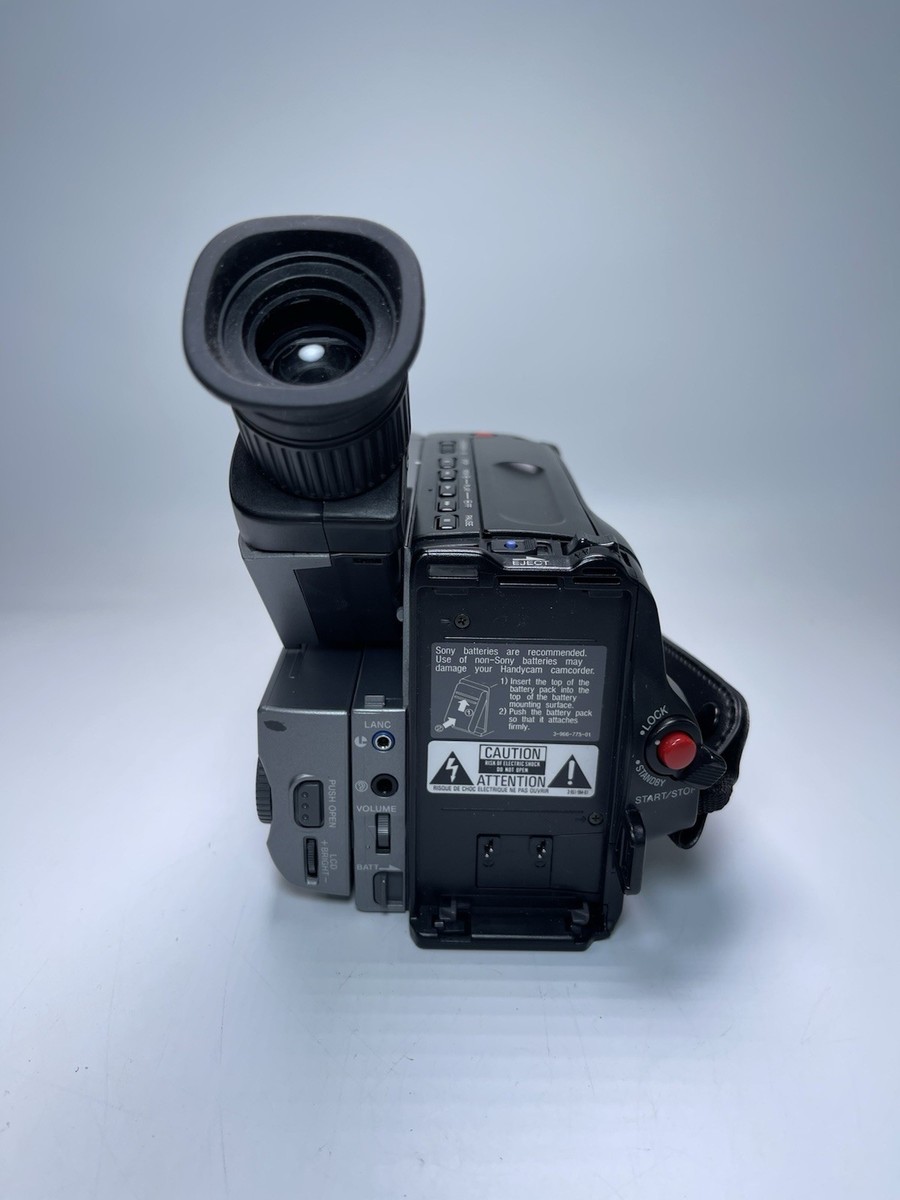Sony Handycam CCD-TRV11 NTSC 8mm Analog Camcorder With 3 Batteries