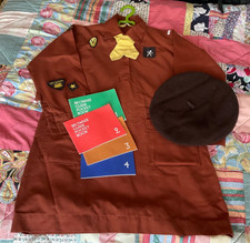 1970s Brownie Uniform, beret, plus 4 Brownie Guide pocket books - vintage!