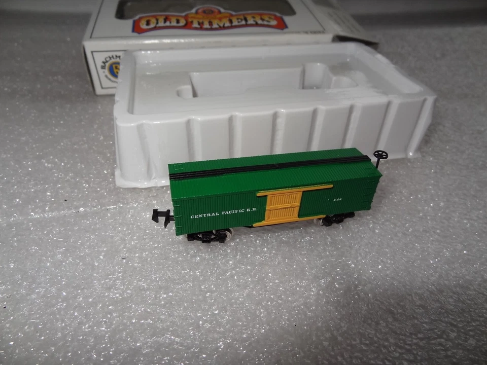 ECH N BACHMANN OLD TIMERS WAGON COUVERT USA EN BOITE - Photo 2/4