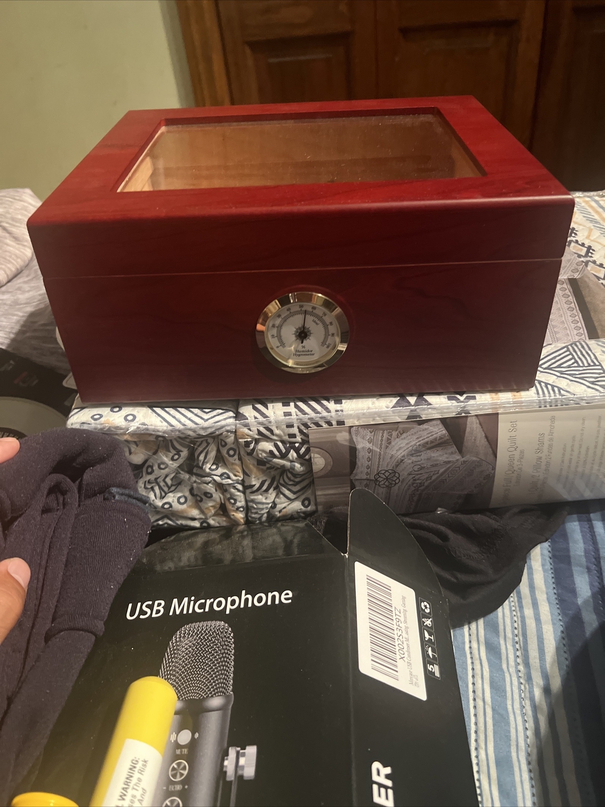 Cigar Humidor Glass Top Cigar Box with Hygrometer Humidifier and Divider Deskt