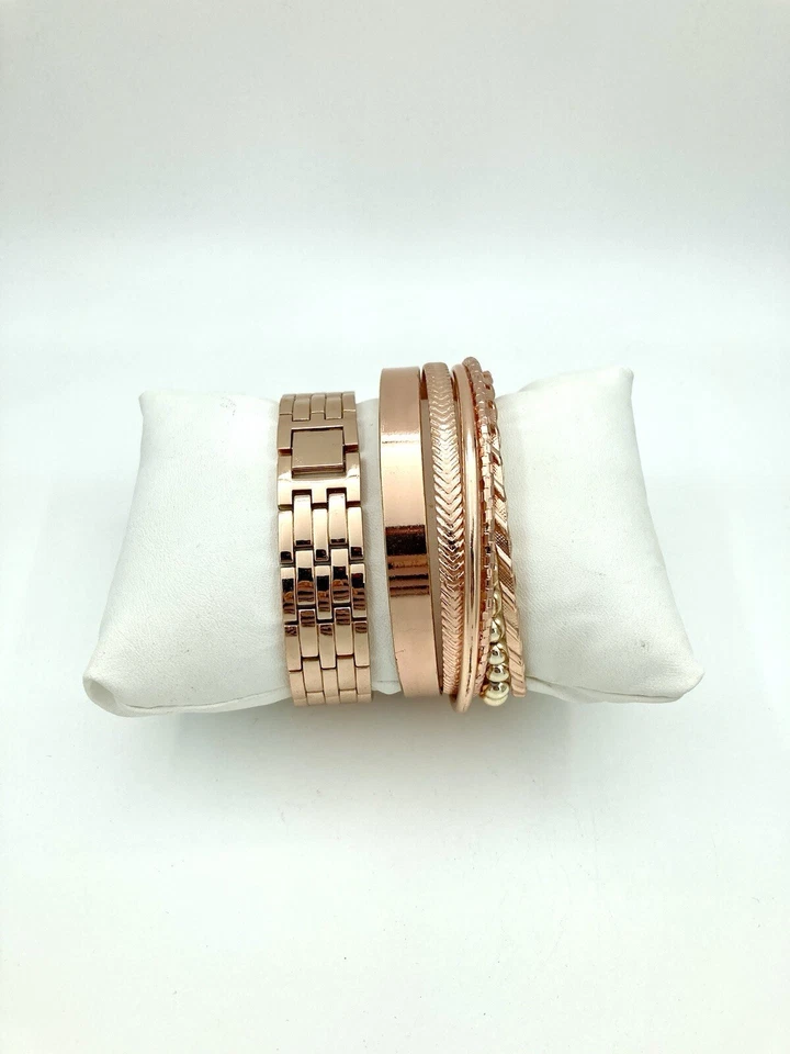 Hermoso Reloj Tono Oro Rosa y Juego de 6 Brazaletes a Juego - Con Almohada Foto 2 de 3