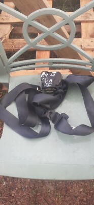 ceinture enrouleur arriere gauche Renault clio phase de 2005