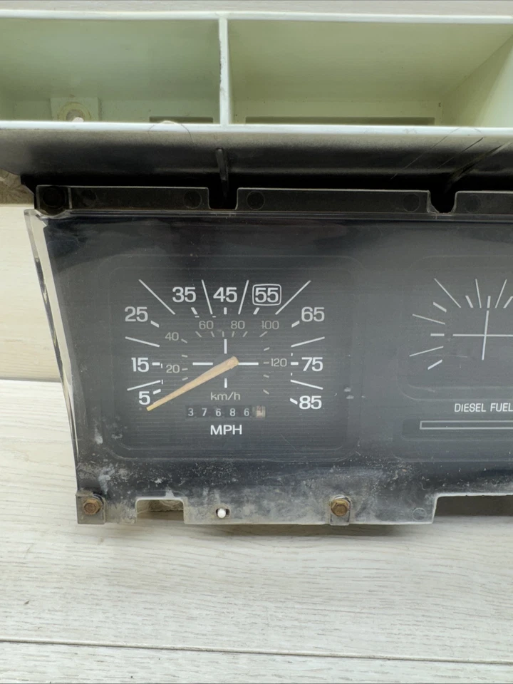1980-1986 Ford F-250 F-350 Diesel M/T Instrumento Velocímetro Medidor Cluster 37k - Imagem 2 de 4