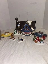 Department 56 Lot Snow Village Skate and Ski Shop 5467-4 Skaters & Skiers 54755