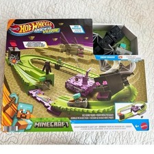 Hot Wheels Racer Verse Minecraft Ender Dragon's Last Lap Track Set Steve