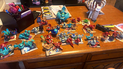 Bakugan Battle Brawlers Transforming Dragon Set Mixed Lot Figures w/ Cards