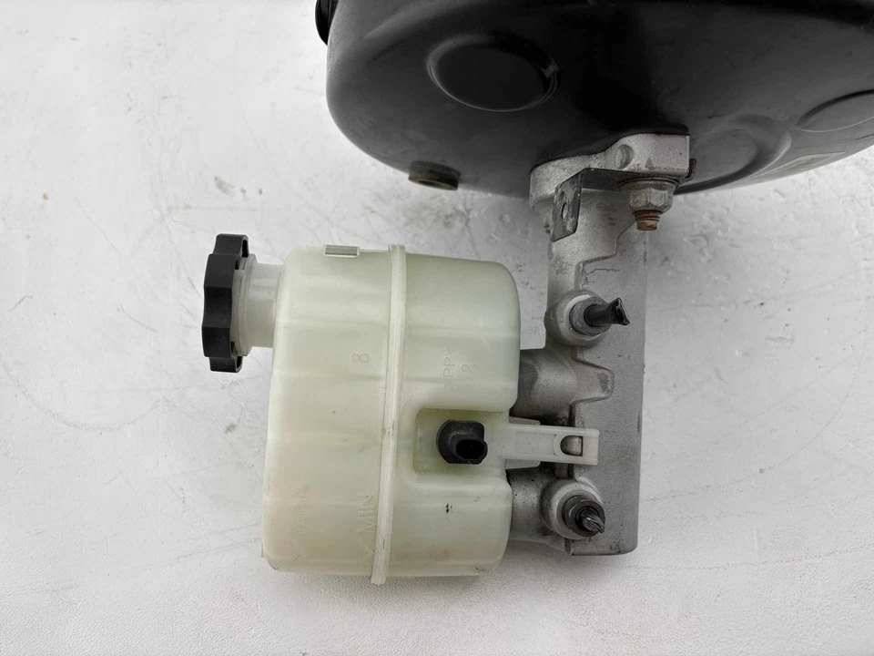 Главный цилиндр и резервуар тормозного усилителя для Chevrolet Tahoe 2015–2020 годов от оригинального производителя - Изображение 4 из 4