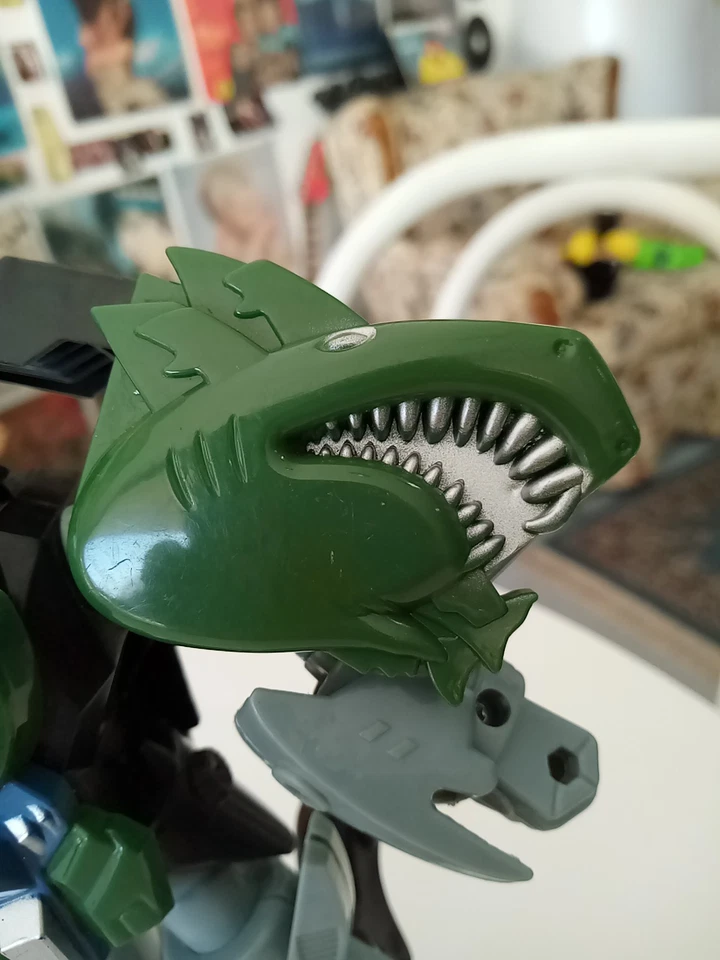 Sunoco Transbotix Transforming Robot Action Figure Toy Robo War Green Shark Toy - Image 3 of 4