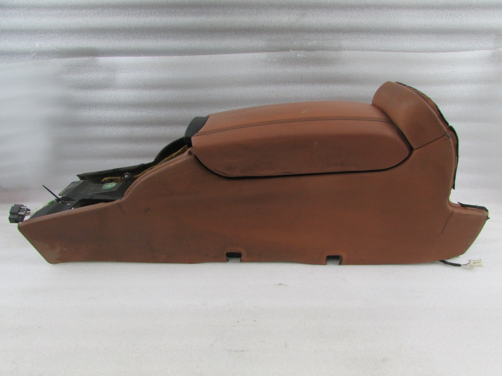 Maserati Quattroporte, Front Center Console, Cuoio, Used, P/N 981342026