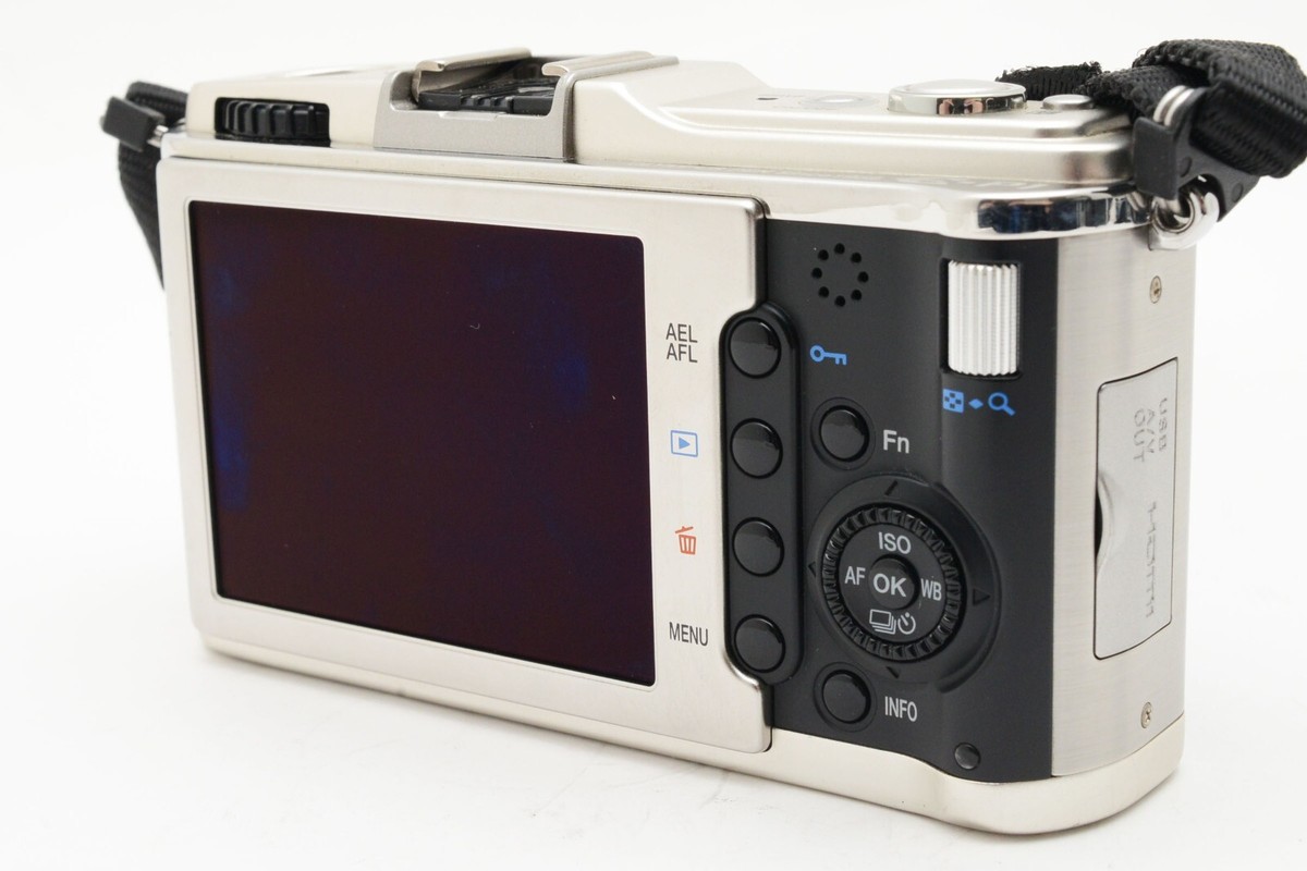 Olympus PEN E-P1 Silver 12.3MP Digital Camera w/17mm Lens