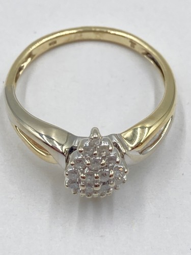 Anillo con racimo de diamantes para dama 18 diamantes .36 quilates T.W. 10K 2 Tonos Go (EL1092915) - Imagen 4 de 7