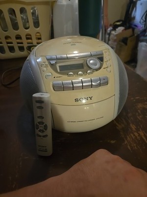 Sony CFD-E90 Boombox CD Radio Cassette-Corder Portable White - READ DESCRIPTION 