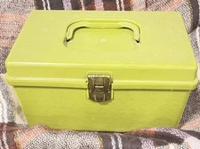 Vintage Wilson Wil Hold Small 10" Avacado Green Sewing Box with Tray Insert
