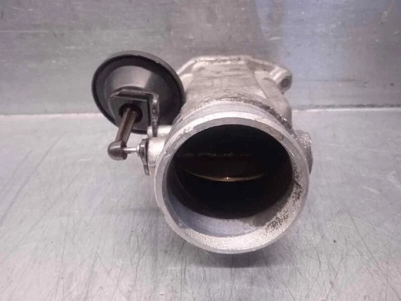 4B0145950P corps de papillon pour AUDI A6 AVANT (4B5) 2.5 V6 24V TDI CAT 4342128 - Photo 4/4