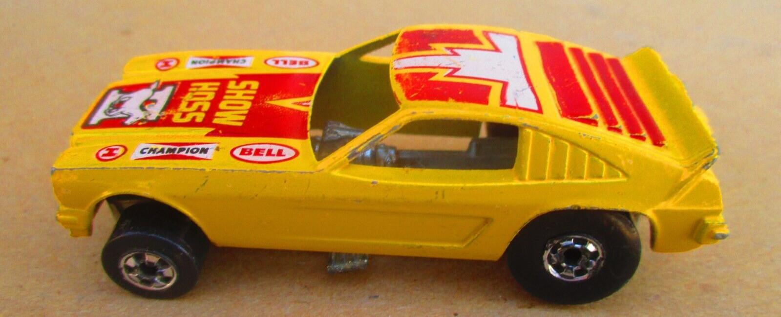 HOT WHEELS* SHOW HOSS II***RARE***YELLOW MUSTANG-BLACKWALL-FUNNY CAR  1975