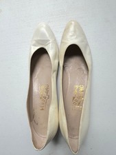 vintage Ferragamo low heel ivory pumps, 10.5 AA