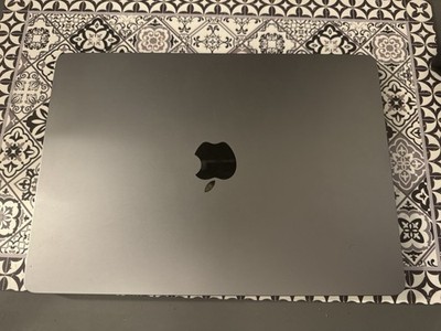 Apple MacBook Air 13,6 Zoll (256GB SSD, M2, 16GB) Space Grau  Z15S-0100000 