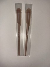Cepillo de sombra de ojos de felpa Fenty Beauty de Rihanna 240 y 220