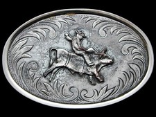 KD13109 VINTAGE 1970s BULL RIDIN' RODEO COWBOY SILVERTONE WESTERN BUCKLE