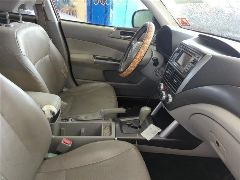 Tela de infotainment usada serve: 2012 Subaru Forester 2,5L relógio e temperatura - Imagem 3 de 4