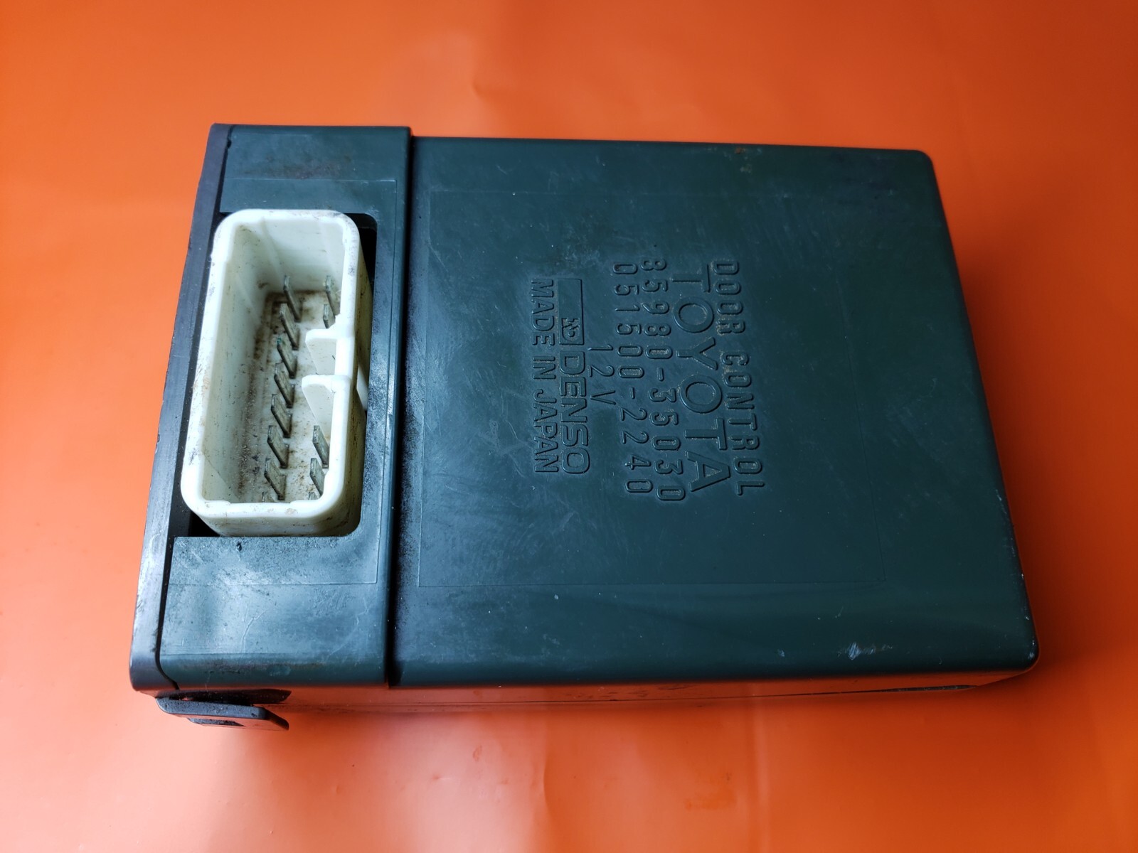 89 90 TOYOTA PICKUP SR5 DOOR CONTROL MODULE RELAY BOX POWER WINDOWS LOCKS DENSO