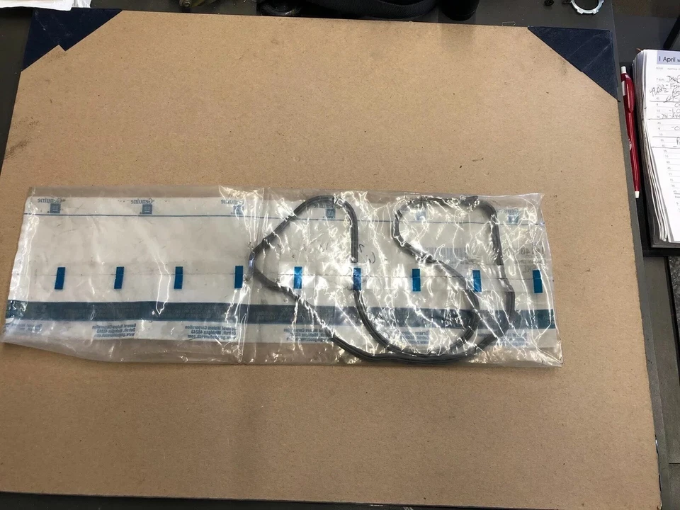 NUEVO 1982-1997 JUNTA DE CUBIERTA DE VÁLVULA GM #14092297 CADILLAC CIMARRON REGAL CUTLASS Foto 2 de 2