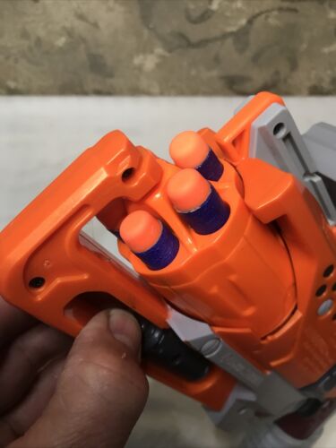 NERF Zombie Strike HammerShot Hammer Shot Foam Dart Gun Blaster with 5 Darts - Picture 3 of 10