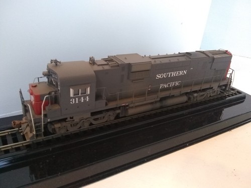 BOWSER 23695   Weathered Southern  Pacific Alco C630 #3144  DCC Ready  | Zustand: New