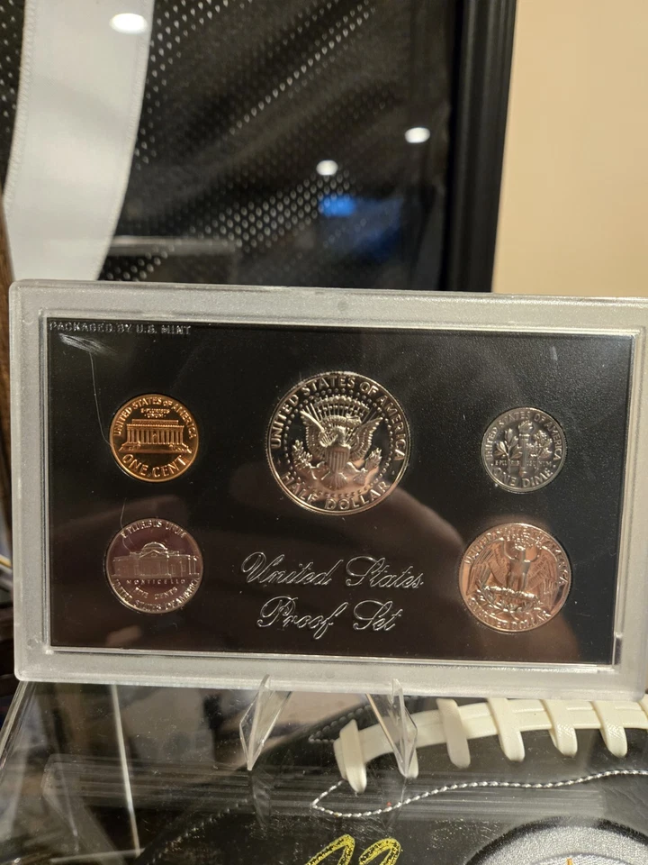 1972 US Mint Proof Set 5 Coin Set - Image 2 of 2