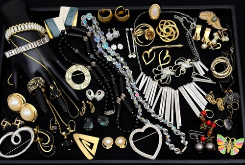 Vintage Costume Jewelry Lot Signed Monet Napier Sarah Cov Ultra Craft Avon 41pc