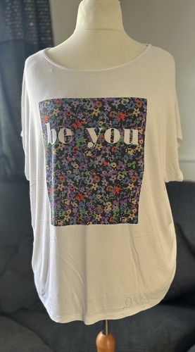 ladies plus size 20 white cap sleeved T-shirt with be you floral print on front - Picture 2 of 5