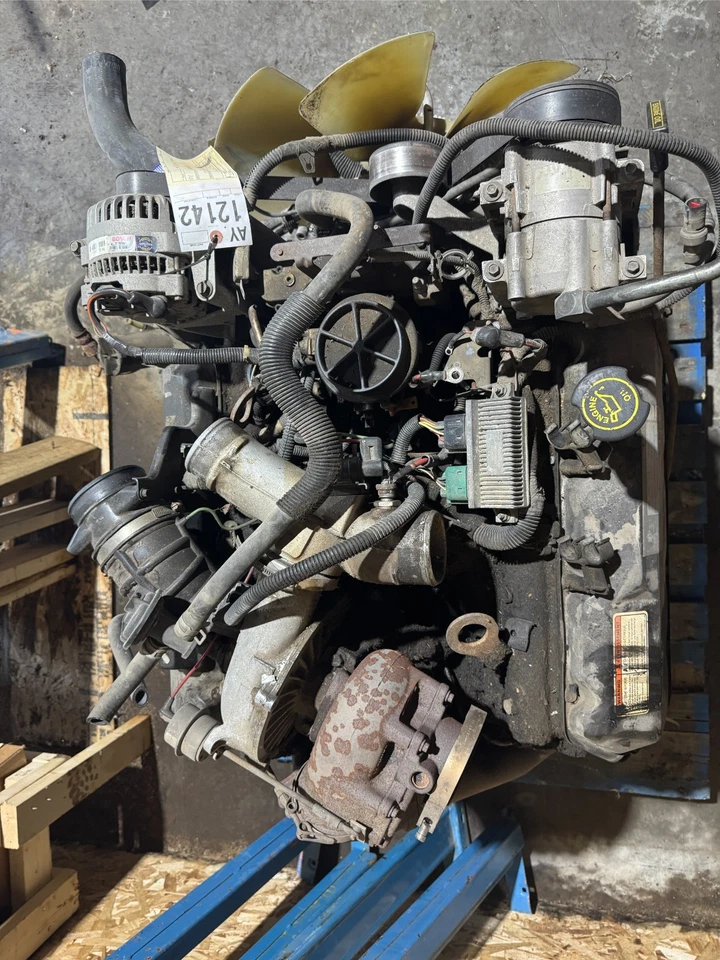 2001 Ford Excursion 7.3L Diesel Engine Model B250CF International 1833707C2 - Image 2 of 4