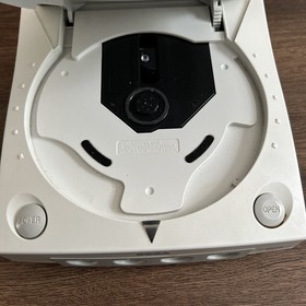 SEGA Dreamcast Launch Edition Home Console - White Box Console Controller Cables