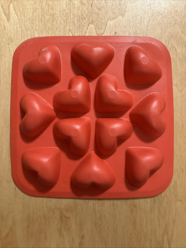 Silicone Heart Dessert Candy Mold - Ice Cube Tray - Image 2 of 4