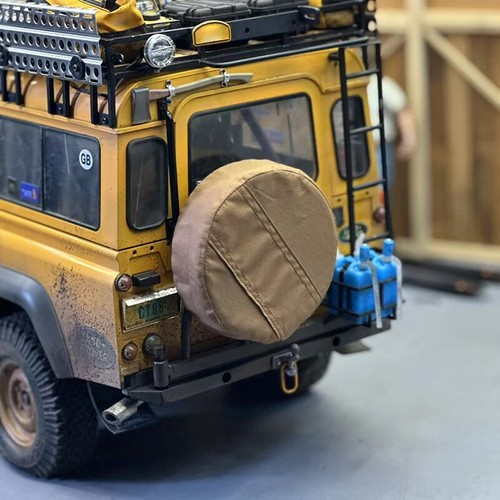 Simulation RC Spare Tire Cover for 1/10 RC Crawler Car Traxxas Defender SCX10 - Picture 5 of 12