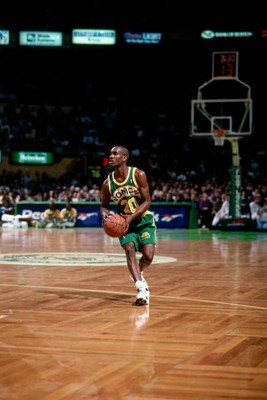 Gary Payton Seattle SuperSonics looks to shoot v Boston Celtics pl- Old Photo