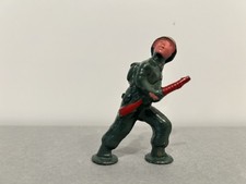 Barclay Pod Foot Series ca 1950s B246 Soldier Running in Green